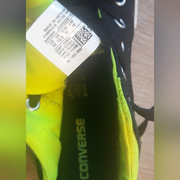 Converse Boy's Chuck Taylor All Star Low Top Sneakers - Junior 13 Black/Neon - Picture 4 of 12